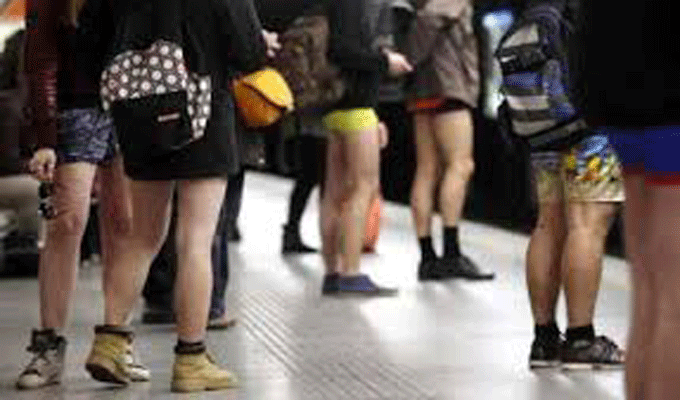 Video Des Passagers Prennent Le Métro Sans Pantalon Directinfo