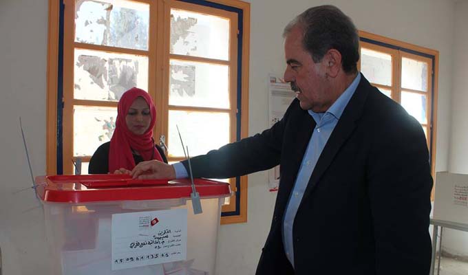 mondherzenaidi-tunisievote-isie-26102014