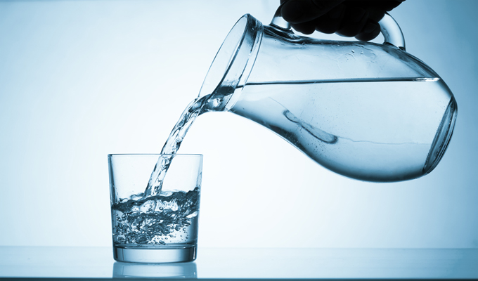 Il faut boire 1,5 litre d'eau par jour, mais est-ce que boire du thé ça  compte ? - Top Santé