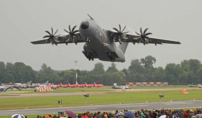 airbusA400M-001