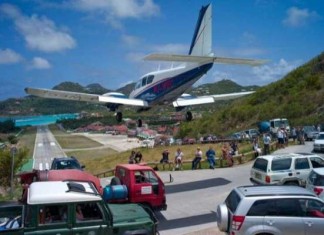 VIDÉO : Une piste d’atterrissage incroyable a Saint Martin !