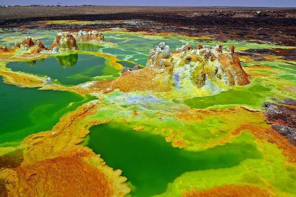 acid-lakes-of-dallol-volcano-liudmila-di