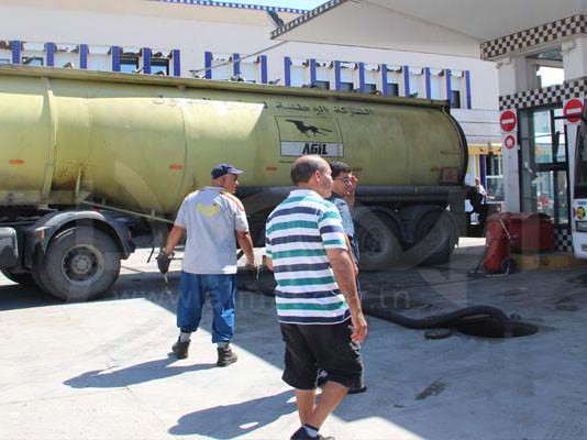 Tunisie : la Fédération du pétrole dément une nouvelle grève des transporteurs de carburants