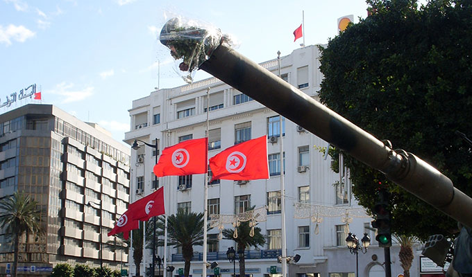 tunisie-directinfo-drapeau-tunisien-revolution-tunisienne-Revolution-de-jasmin-armee-tunisienne