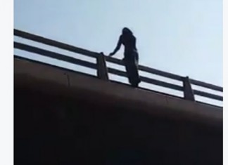 Elle tente de se suicider en se jetant d’un pont!
