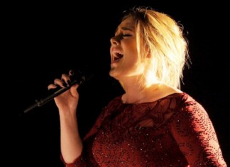 Grammy Awards : Quand Adele rate son interprétation elle se console avec un hamburger (VIDÉO)