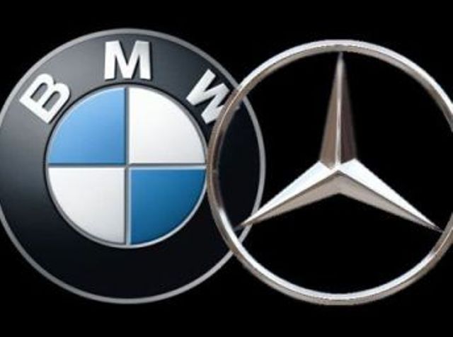 Video Quand Mercedes Celebre L Anniversaire De Bmw Ca Donne Ca Directinfo