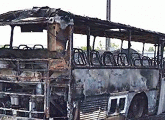 Un bus touristique tunisien a pris feu en Algérie!