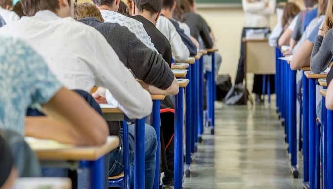 Bac en Tunisie : un expert alerte sur l’impact du brouillage d’Internet sur les entreprises et l’économie
