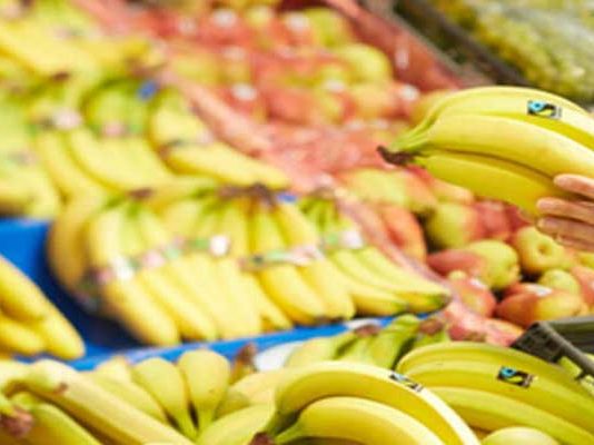 Marché des fruits en Tunisie : des bananes à 20 dinars issues de la contrebande ?