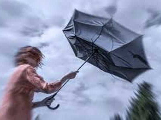 Météo Tunisie : temps très nuageux au nord, vents forts et baisse des températures