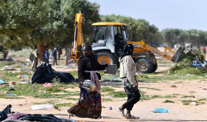 Migration Eltrsten Sfax: Migration clandestine : évacuation et désinfection d’un site à El ...