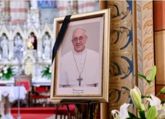 Le monde en deuil : dernier adieu au pape François à Rome