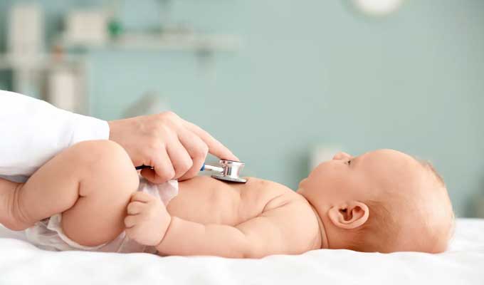 « Tachliit », plume, goudron… Ces pratiques qui mettent la vie des bébés en péril
