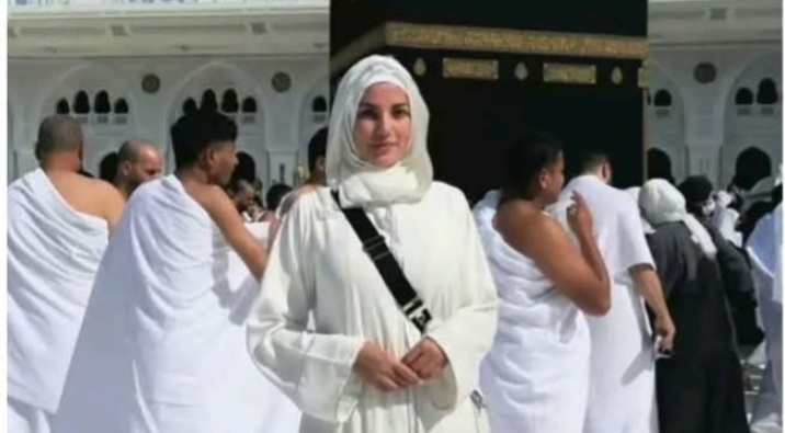 Omra : Dorra Zarrouk partage son voyage spirituel à La Mecque