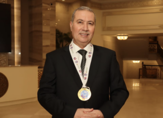 Fierté tunisienne : Nizar Chakroun remporte le premier Prix Naguib Mahfouz de la nouvelle arabe