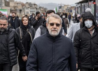Larijani sur X : « Nos dirigeants sont parmi le peuple, les vôtres sur l’île d’Epstein »