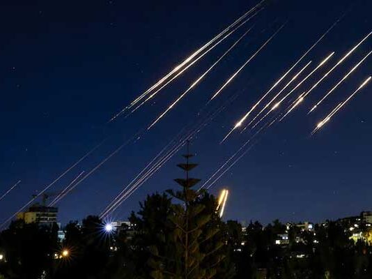 Dubaï : un résident tué par la chute d’un fragment lors d’une interception aérienne