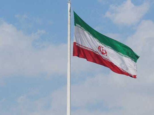 Ali Larijani affirme que l’Iran ne négociera pas avec les États-Unis après les frappes conjointes