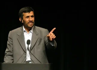 Mahmoud Ahmadinejad tué lors de frappes à Téhéran, selon des médias iraniens