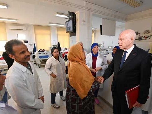 Santé publique : Kaïs Saïed inspecte des établissements à Tunis