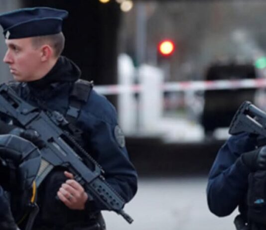 France : un Tunisien arrêté pour un projet d’attentat visant le Musée du Louvre