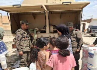 Kasserine : l’armée et la Garde nationale ravitaillent en eau potable les habitants de Bouderies