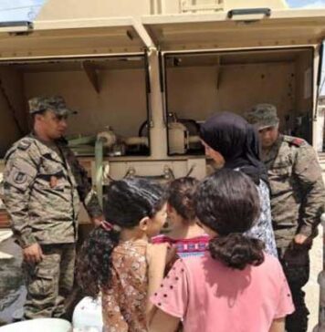 Kasserine : l’armée et la Garde nationale ravitaillent en eau potable les habitants de Bouderies