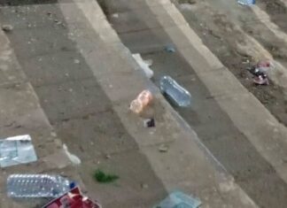 Gradins de Carthage couverts de déchets : la polémique relance le débat sur le civisme