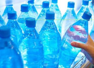 Pénurie d’eau minérale en Tunisie : les producteurs expliquent la situation