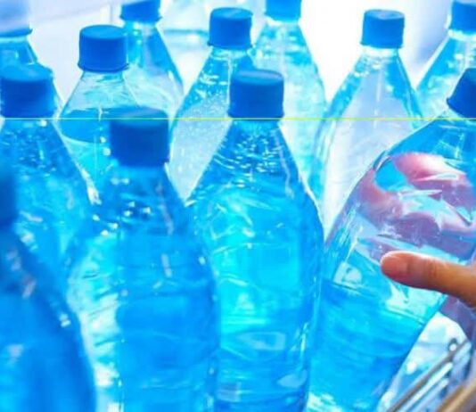 Eaux minérales : jusqu’à 10 ans de prison en cas de spéculation en Tunisie