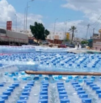 Sousse : saisie de plus de 73 000 bouteilles d’eau minérale dans un entrepôt anarchique