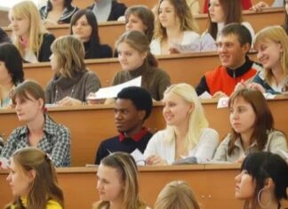 La Russie prévoit 5 000 bourses universitaires pour les étudiants tunisiens