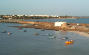 Djerba : une station photovoltaïque pour bateaux de pêche inaugurée au port d’Ajim afin de décarboner la pêche artisanale