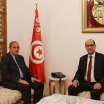 Malek Ezzahi discute avec Samir Majoul de la réactivation du Conseil national de dialogue social