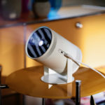 Samsung Electronics lance le projecteur portable intelligent The Freestyle, pour vous divertir où que vous soyez