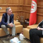 Une copie numérisée et restaurée du film franco-tunisien “La Viva la Muerte” remise à la ministre de la Culture