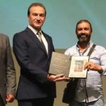 Le comédien tunisien Kamel Kaabi, prix du meilleur acteur pour son rôle dans “El Hachachine” au festival de théâtre arabe de Zarka en Jordanie