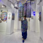 Ksenia Filippova à Tunis : Voyage artistique à travers Sidi Bou Said avec une palette inspirée de Van Gogh