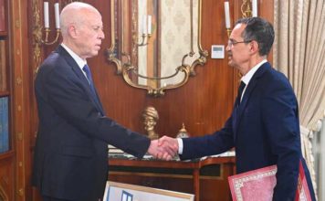 Kaïs Saïed dénonce des pratiques illégales dans la distribution d’ammoniac aux agriculteurs