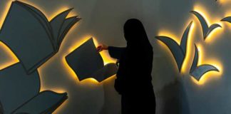 Sharjah 2025 : auteurs et éditeurs débattent des droits d’auteur à l’ère de l’intelligence artificielle