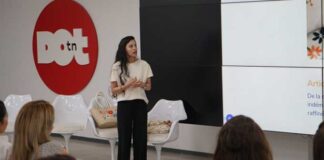 LA TUNISIE QUI GAGNE | TRIIIZA : Comment Jihene Souabni réinvente l’artisanat durable en Tunisie Gros plan sur un couffin en fibres naturelles orné de broderies colorées réalisées à partir de chutes de tissus recyclés, création signée TRIIIZA