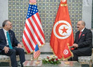 Tunisie–USA : Nafti s’entretient avec le conseiller de Donald Trump sur la coopération bilatérale