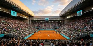 Tournoi de tennis de Madrid : Quand l’abandon d’Iga Swiatek redessine la hiérarchie mondiale avant Roland-Garros Photographie aérienne d'un stade de Tennis