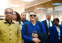 Arrivée de Bryan Adams à Tunis pour ses deux concerts au théâtre antique de Dougga