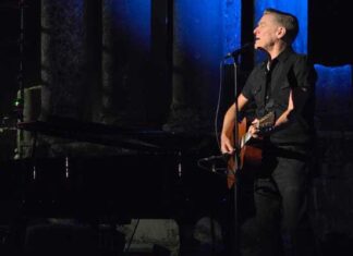 Tunisie : Bryan Adams enflamme le théâtre romain de Dougga à guichets fermés