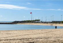 Taparura : les autorités examinent la levée des barrières et l’accès aux plages de Sfax