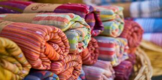 Artisanat : neuf lauréats primés aux concours nationaux de tissage et de création artisanale