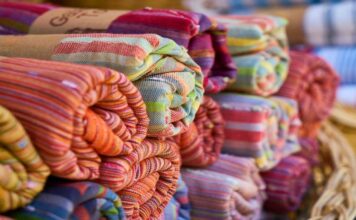 Artisanat : neuf lauréats primés aux concours nationaux de tissage et de création artisanale